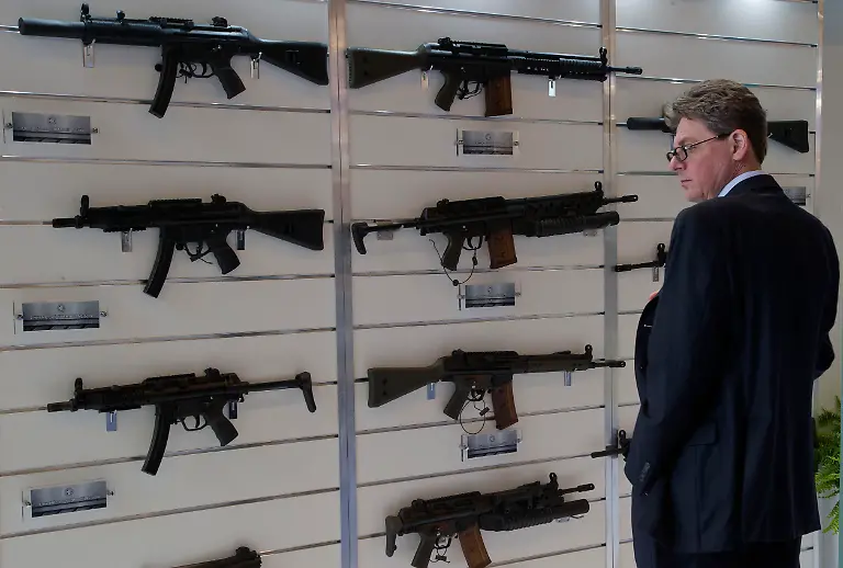 3289A00095BC4D8D-jpg19213155229167055