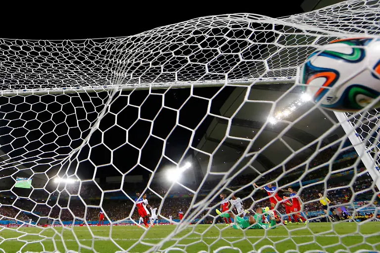 2014-06-16T235124Z-1398675998-TB3EA6H028P9I-RTRMADP-3-SOCCER-WORLD-M14-GHA-USA-JPG572947648631379921