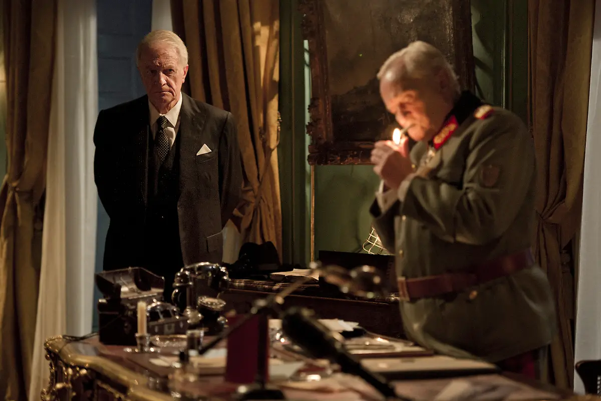 Konsul-Raoul-Nordling-Andre-Dussollier-General-Dietrich-von-Choltitz-Diplomatie-6