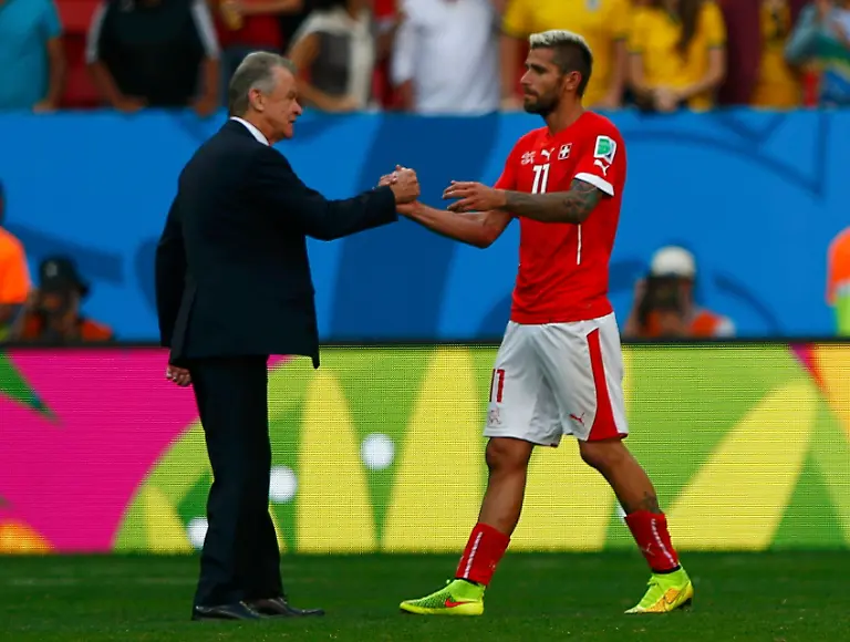 2014-06-15T181657Z-1487366952-TB3EA6F1HFEFS-RTRMADP-3-SOCCER-WORLD-M09-SUI-ECU-JPG7177048697531913865