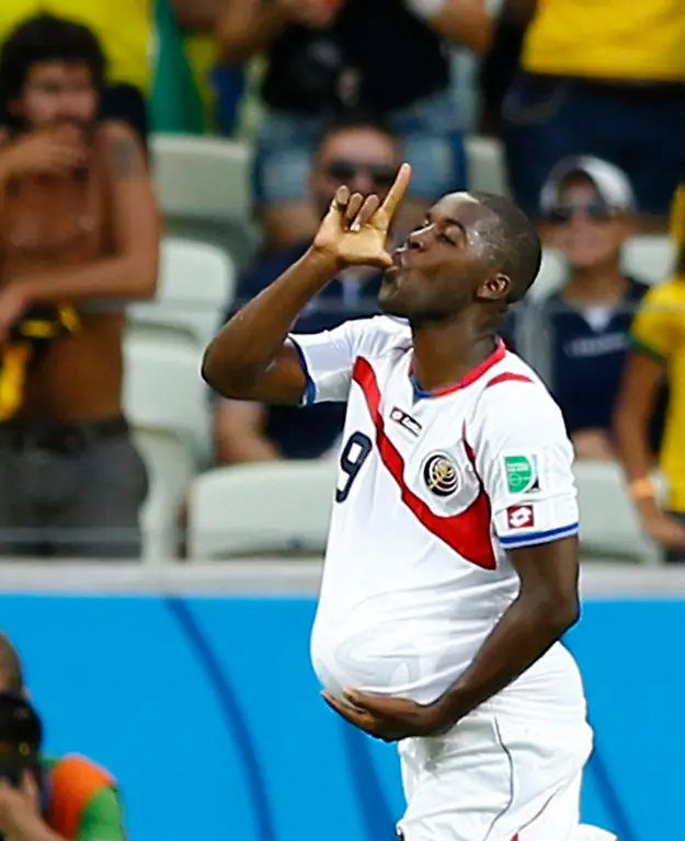 2014-06-14T202435Z-589258227-TB3EA6E1NC6OI-RTRMADP-3-SOCCER-WORLD-M07-URU-CRC-JPG3825923136016785