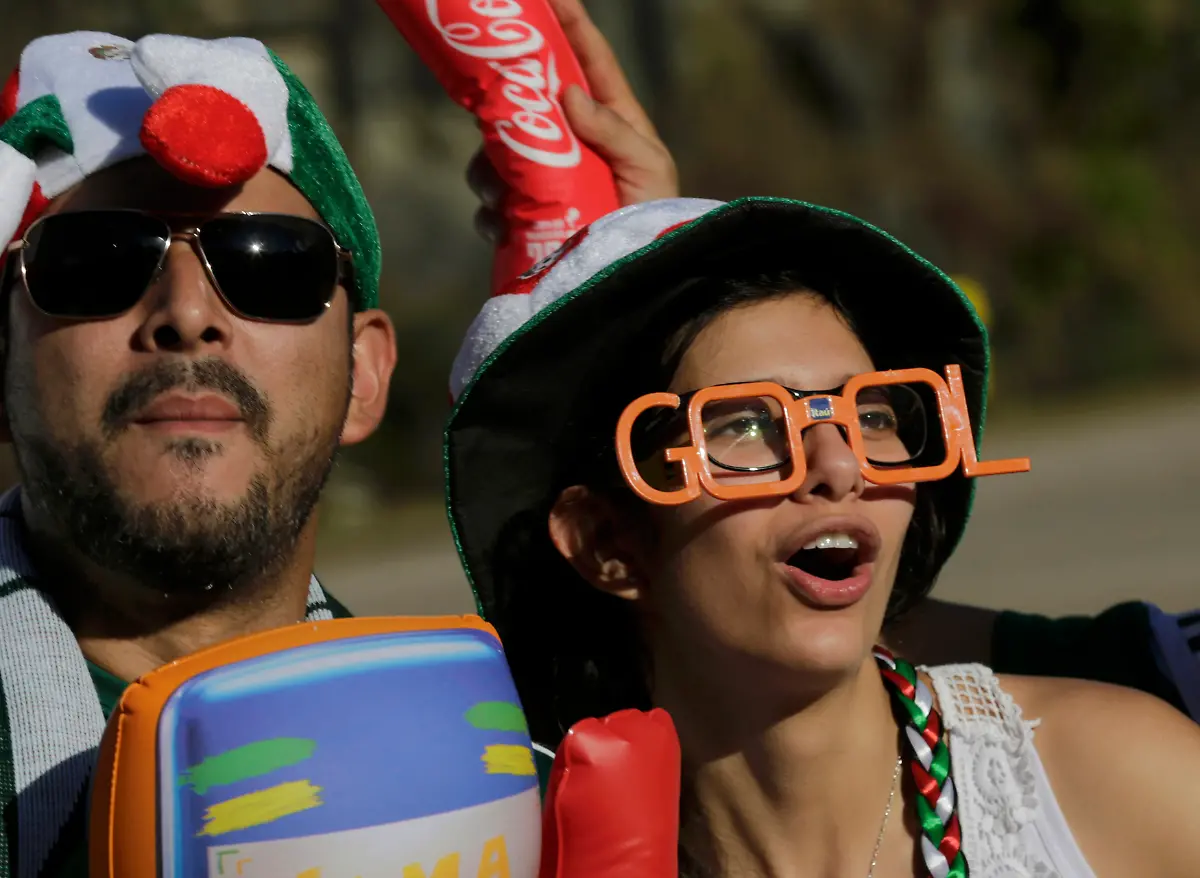 2014-06-13T220316Z-668392013-TB3EA6D1RWNXX-RTRMADP-3-BRAZIL-WORLDCUP-JPG1047684483301912907