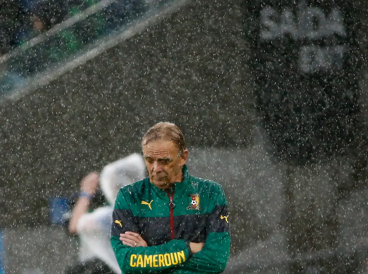 2014-06-13T174333Z-221434875-TB3EA6D1FVOA7-RTRMADP-3-SOCCER-WORLD-M02-MEX-CMR-JPG4232773112001184079