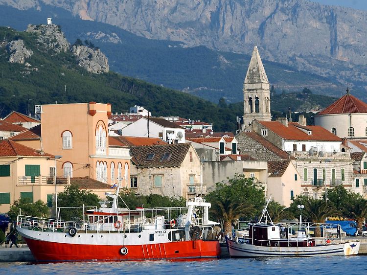 Makarska, die sogenannte Hauptstadt der 70 km langen kroatischen Riviera.