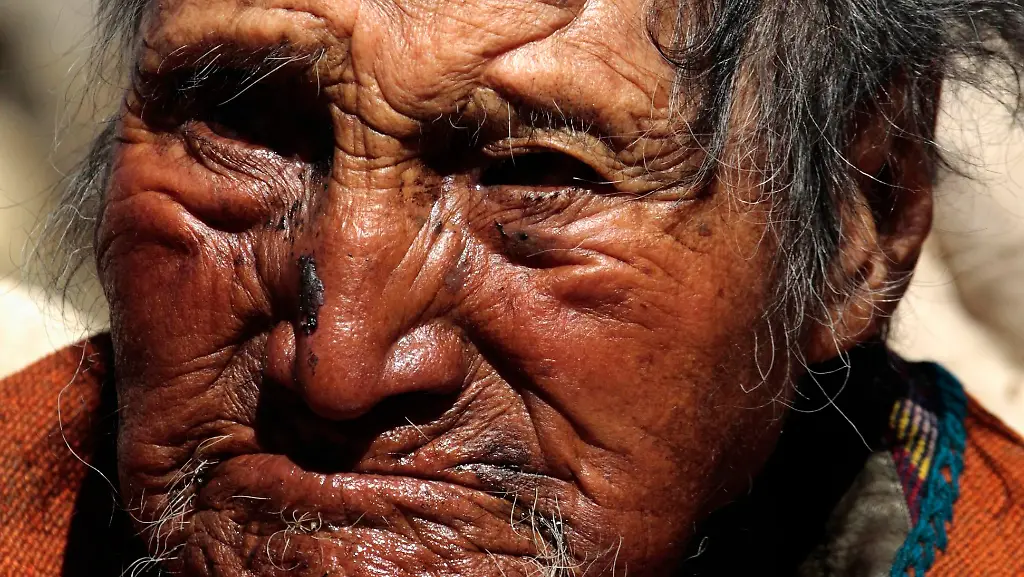 2014-06-10T203141Z-635378339-GM1EA6B0CDD01-RTRMADP-3-BOLIVIA-OLDEST-JPG3985731576439744586