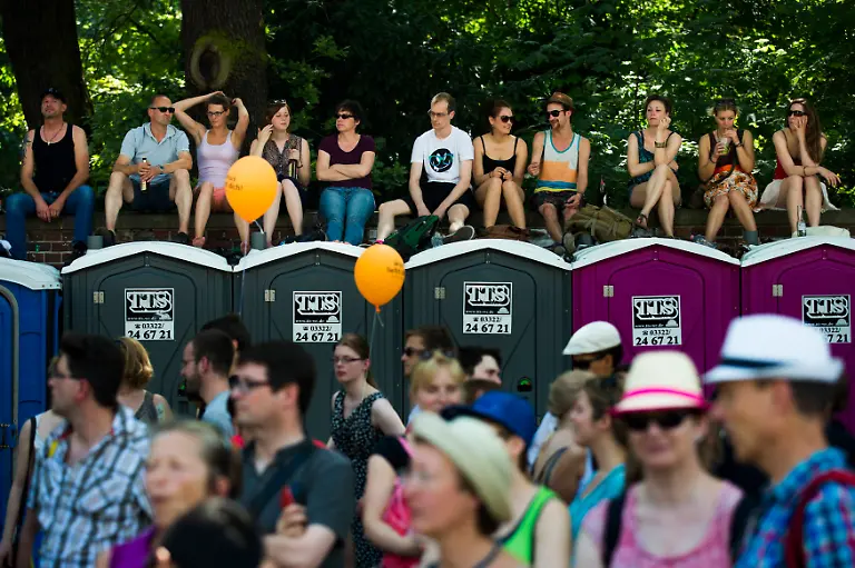 2014-06-08T144431Z-1285773825-GM1EA681R3Z01-RTRMADP-3-GERMANY-JPG6774457400930449184