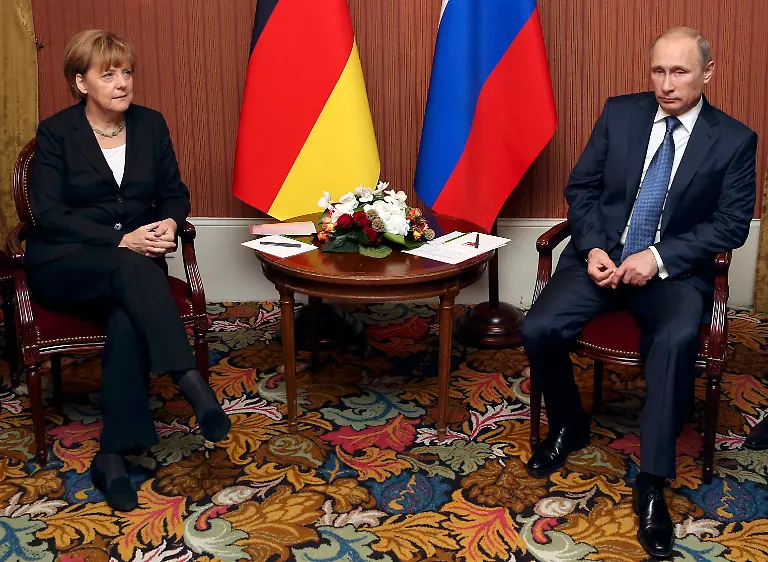 2014-06-06T094215Z-820181396-LR2EA660QY50V-RTRMADP-3-DDAY-ANNIVERSARY-JPG2822231234053173681