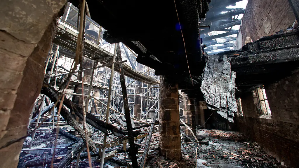 3iyb2304-jpg5361994650066580611