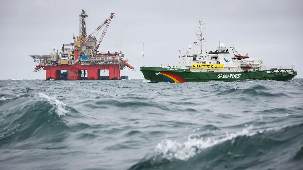 2014-05-27T085931Z-1450084883-GM1EA5R1A0V01-RTRMADP-3-NORWAY-OIL-GREENPEAC-JPG8231207574445692999