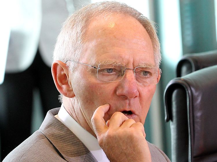 Wolfgang Schäuble muss sich immer wieder gegen die Begehrlichkeiten seiner Koalitionspartner wehren.