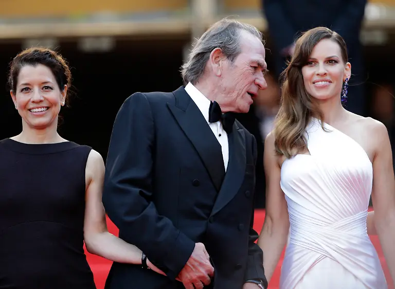 32896600410A5738-jpg1991357327952809088