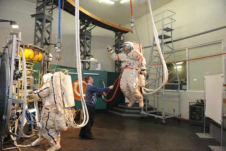 GCTC-Alexander-spacewalk-training