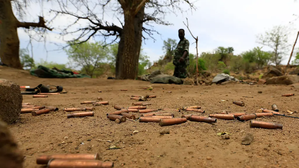 2014-05-20T215629Z-648294503-GM1EA5L0GDW01-RTRMADP-3-SUDAN-JPG7552111373537496667