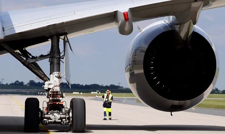 2014-05-19T155713Z-1392651407-BM2EA5J1DJC01-RTRMADP-3-GERMANY-JPG742289596238580032