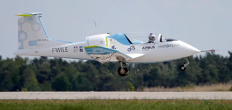 32896800991E261A-jpg5950657101987500216