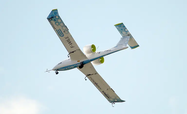 32896800B39A64FF-jpg8354276443092894141