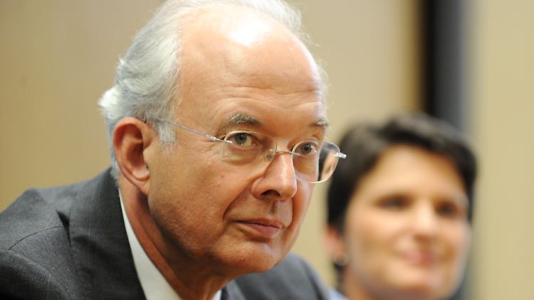 Paul Kirchhof machte sich schon 2005 für einen einheitlichen Steuersatz stark.