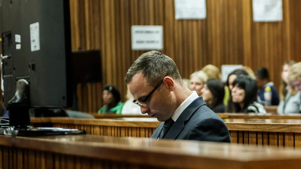 2014-05-14T100022Z-34249632-GM1EA5E1DY601-RTRMADP-3-SAFRICA-PISTORIUS-TRIAL-JPG2555215042156228729