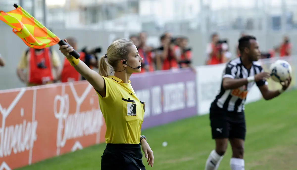 2014-05-11T215905Z-25586447-GM1EA5C0GF001-RTRMADP-3-SOCCER-JPG7549045915714999106