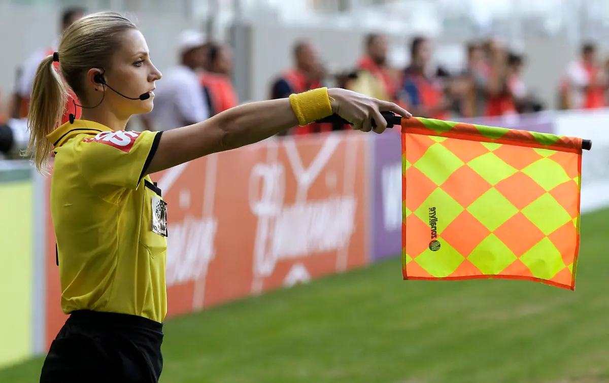 2014-05-11T215148Z-172764436-GM1EA5C0G3K01-RTRMADP-3-SOCCER-JPG8706160207465217623