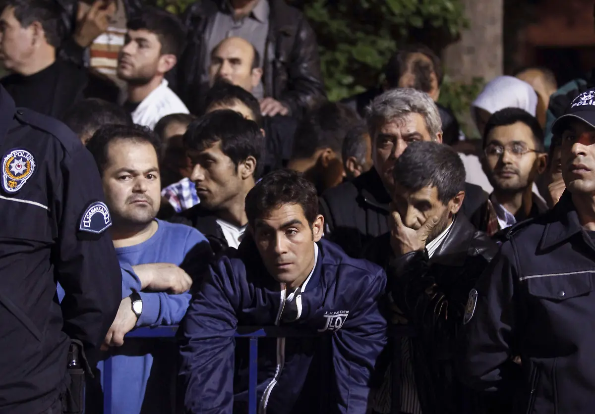 2014-05-13T235226Z-907577100-GM1EA5E0LNC01-RTRMADP-3-TURKEY-MINE-JPG2106346315653447282