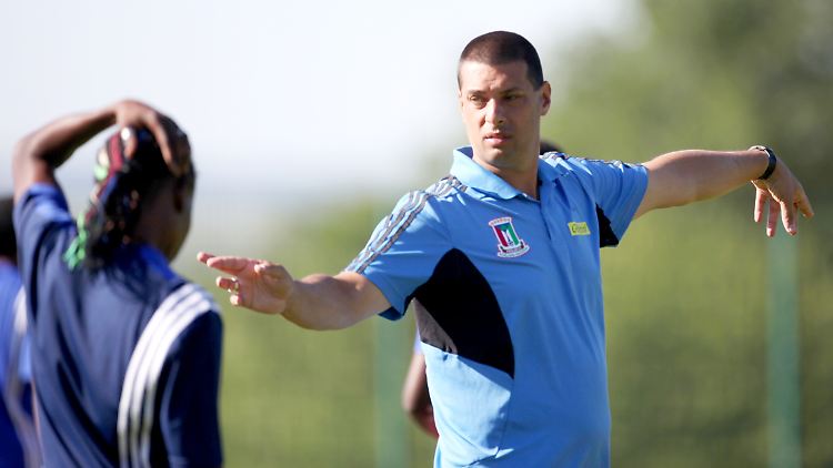 Eine Spielerin weniger, ein Problem mehr für Marcello Frigerio, den Trainer der Frauenfußball-Nationalmannschaft von Äquatorial-Guinea.