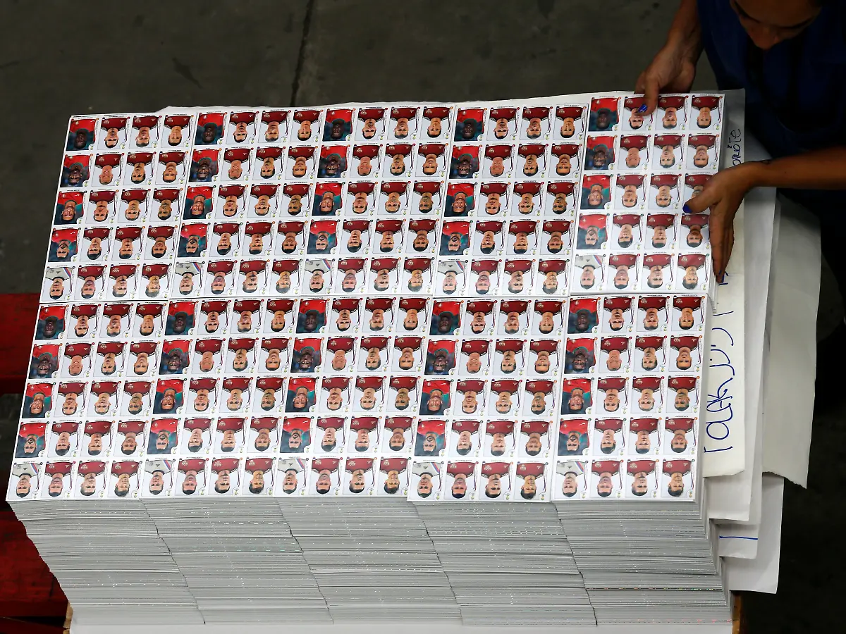 2014-05-08T014007Z-1004331018-GM1EA5804ZS01-RTRMADP-3-BRAZIL-WORLDCUP-STICKERS-JPG2764792561817152969