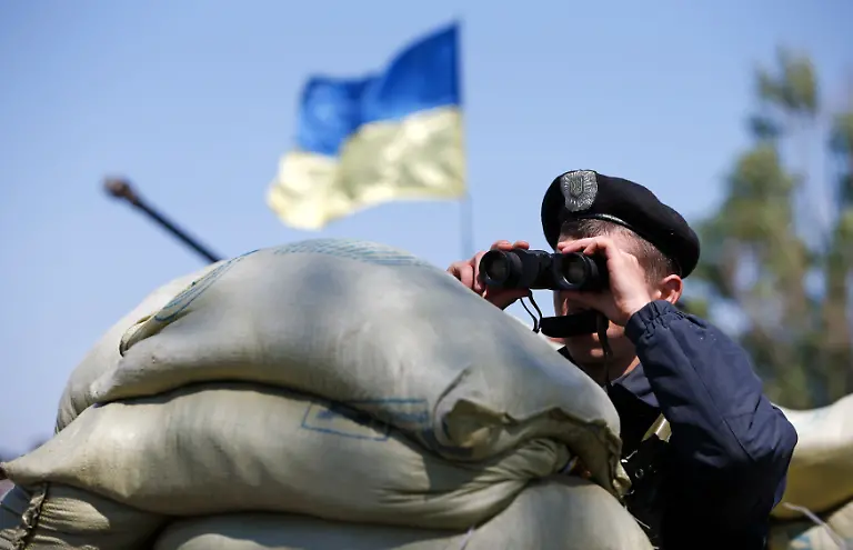 2014-05-11T104228Z-948703670-GM1EA5B1FWR01-RTRMADP-3-UKRAINE-CRISIS-JPG3092911936164023002