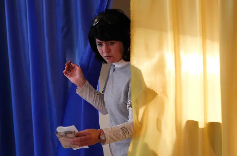 2014-05-11T124755Z-910383677-GM1EA5B1LPJ01-RTRMADP-3-UKRAINE-CRISIS-JPG8283999650457849944