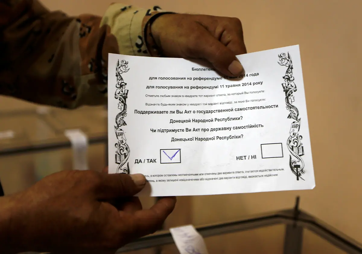 2014-05-11T110107Z-823140521-GM1EA5B1GPH01-RTRMADP-3-UKRAINE-CRISIS-JPG5235544465744474742