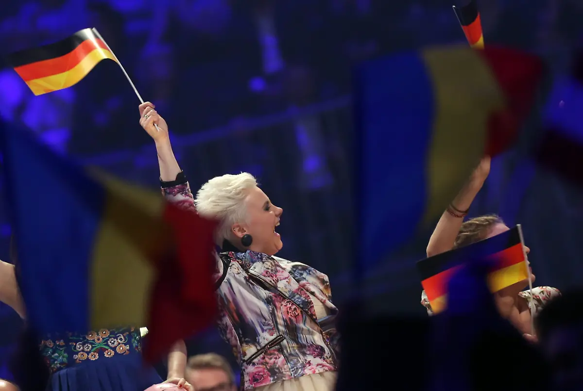 3ihc1228-jpg54039292492837588