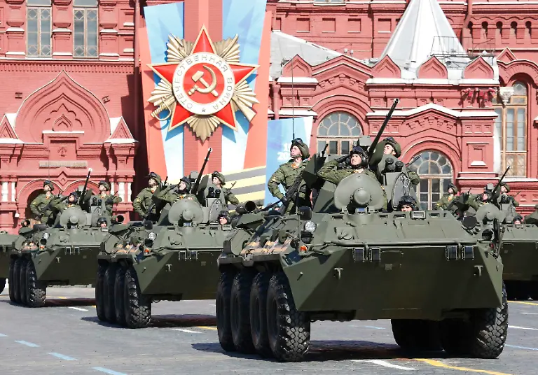 2014-05-09T071621Z-1296240657-GM1EA59166101-RTRMADP-3-RUSSIA-JPG3590137679799444617