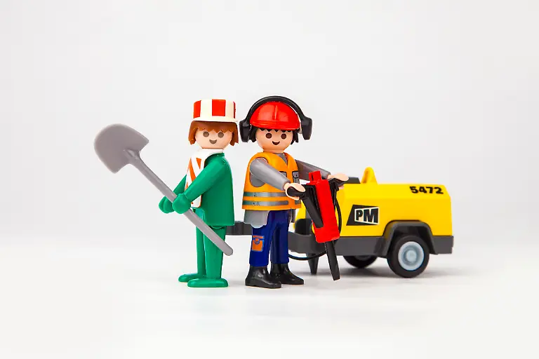 ConstructionWorker-1974and2013