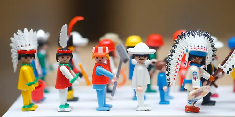 Playmobil-toy-figures-3