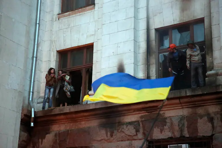 2014-05-02T195952Z-2028923719-GM1EA530AS201-RTRMADP-3-UKRAINE-CRISIS-JPG688974524776799910