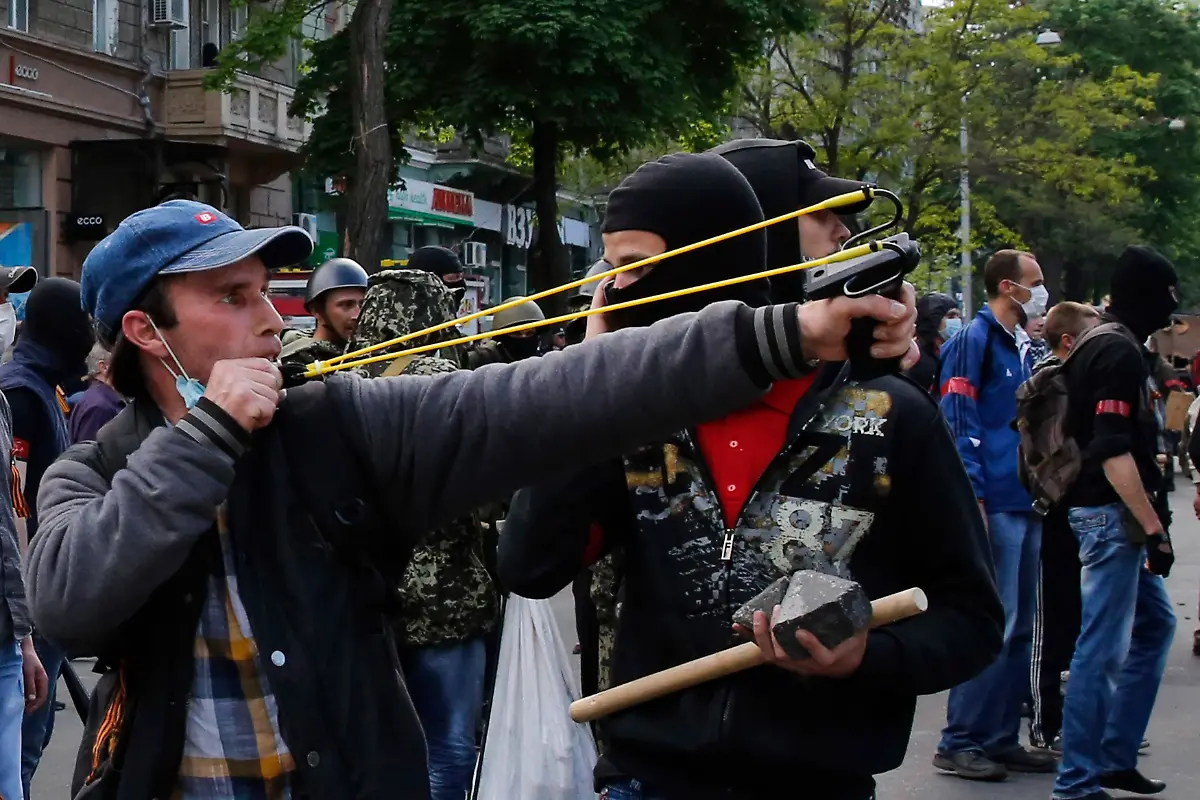 2014-05-02T163559Z-1041035975-GM1EA5301HI01-RTRMADP-3-UKRAINE-CRISIS-JPG4050504020045202862