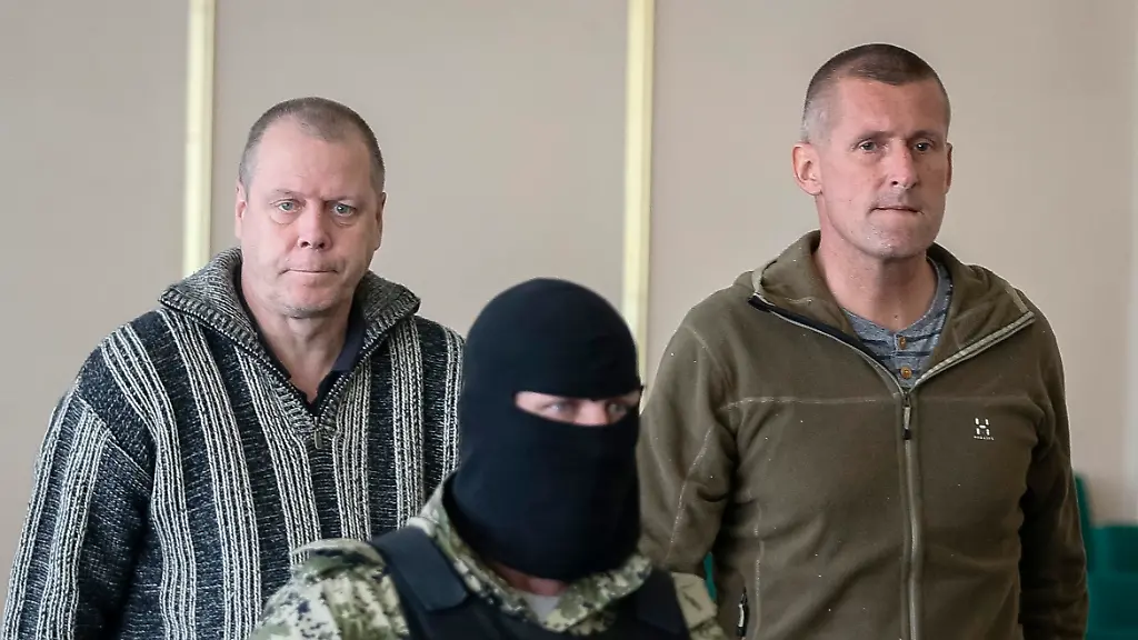 2014-04-28T033518Z-702748641-GM1EA4R1O4P01-RTRMADP-3-UKRAINE-CRISIS-OBSERVERS-AXEL-JPG4842807800408951495