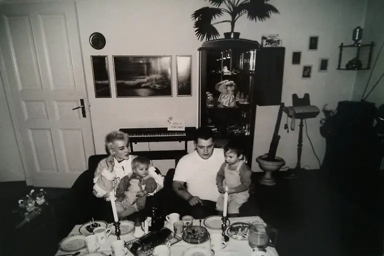 Mahler-reihe-Bomber-nazifamilie