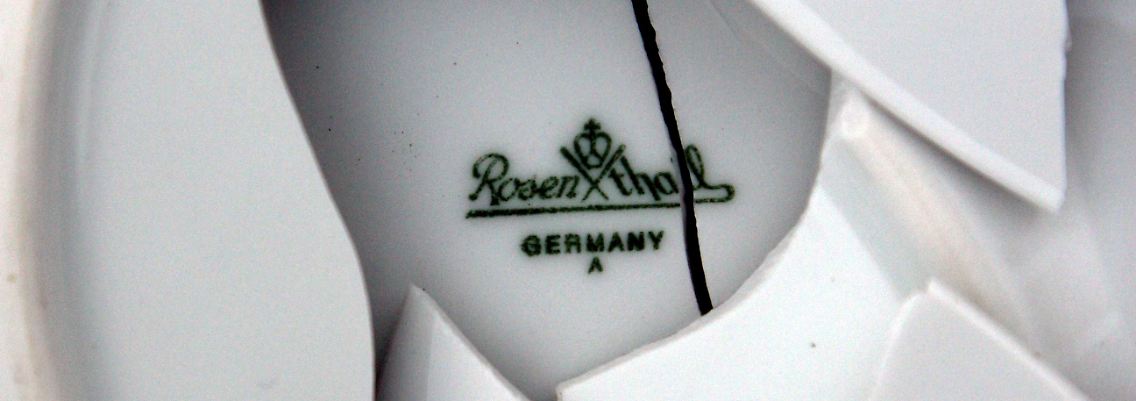 Viel zerschlagenes Porzellan