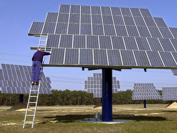 Diese Einlage steht bei Kleinwulkow in Deutschland: Könnte Solarstrom den griechischen Export beflügeln?