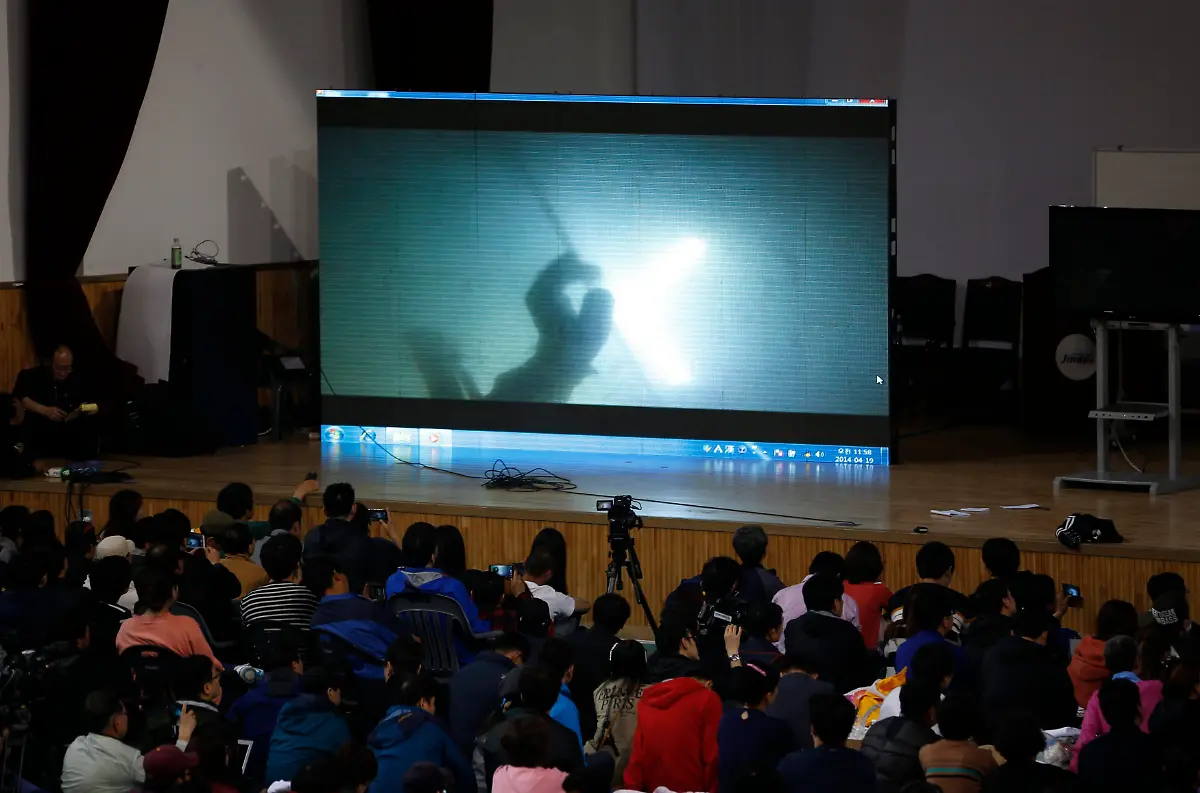 2014-04-19T085710Z-1383764615-GM1EA4J1ARF01-RTRMADP-3-KOREA-SHIP-JPG6827868523263798298