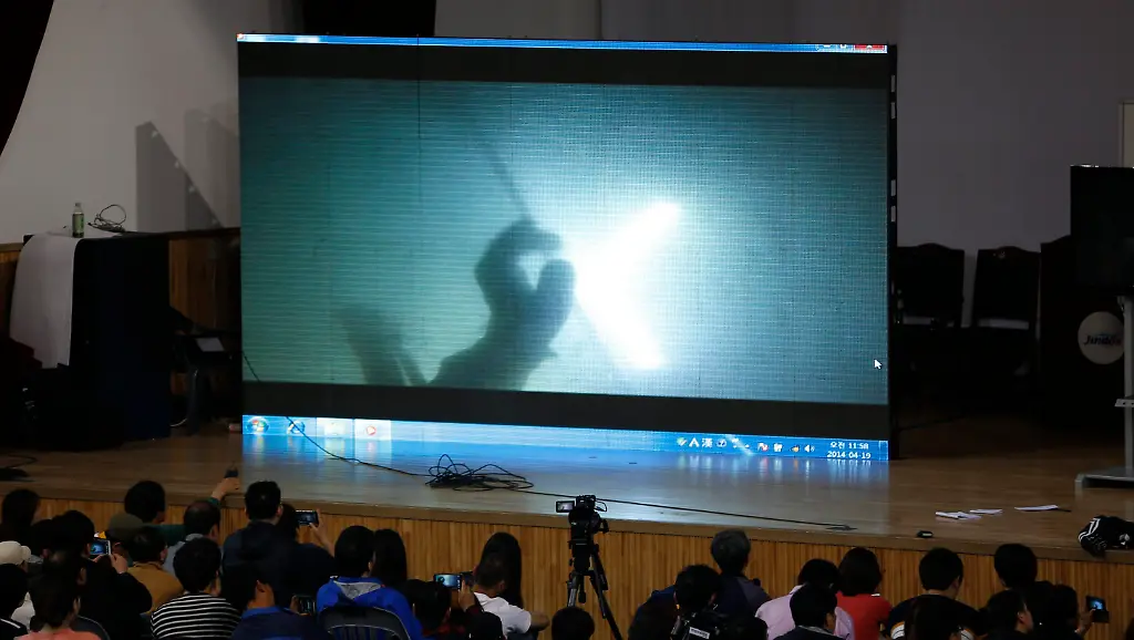 2014-04-19T085710Z-1383764615-GM1EA4J1ARF01-RTRMADP-3-KOREA-SHIP-JPG4752882038814476143