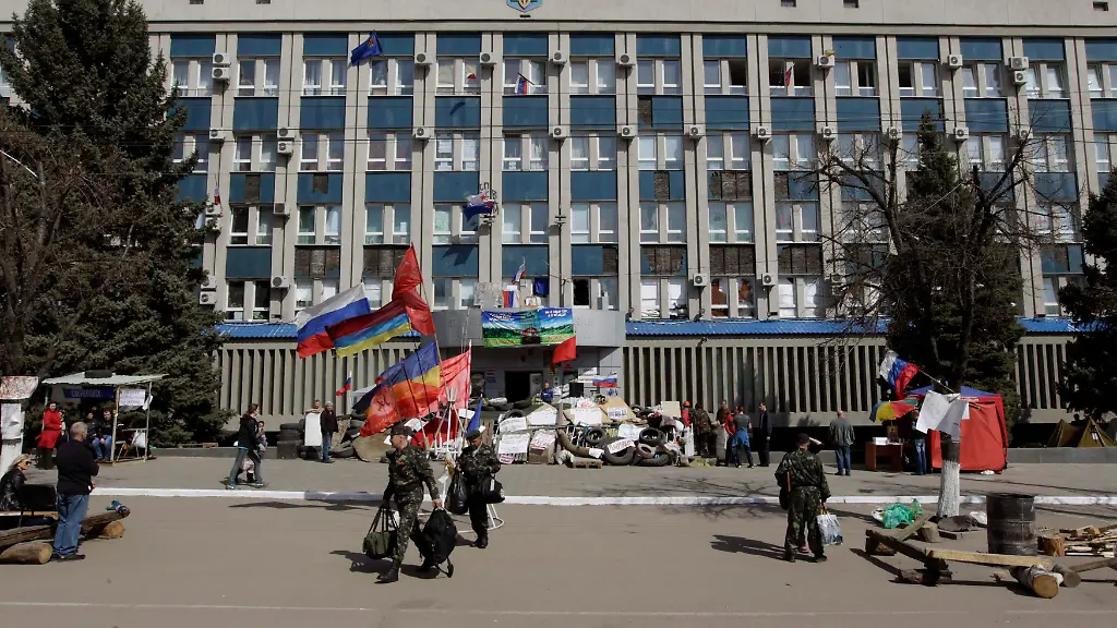 2014-04-18T100815Z-990736894-GM1EA4I1E5G01-RTRMADP-3-UKRAINE-CRISIS-JPG3108575561589897467