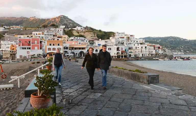 2014-04-14T181940Z-1936276363-GM1EA4F06EG01-RTRMADP-3-ITALY-JPG4790119021749243184