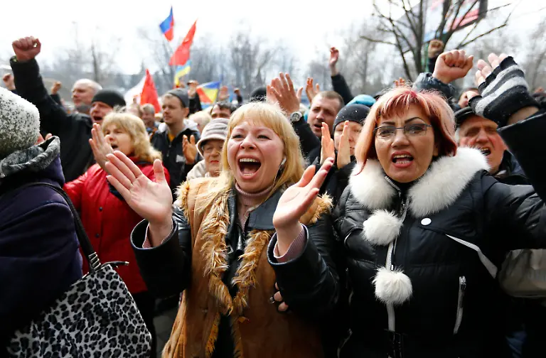 2014-04-14T091511Z-970974634-GM1EA4E1BUW01-RTRMADP-3-UKRAINE-CRISIS-JPG7727693939427193360