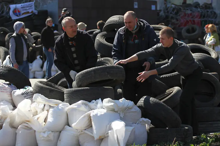 2014-04-08T125414Z-1689544888-GM1EA481M0G01-RTRMADP-3-UKRAINE-CRISIS-JPG3894136782554284987