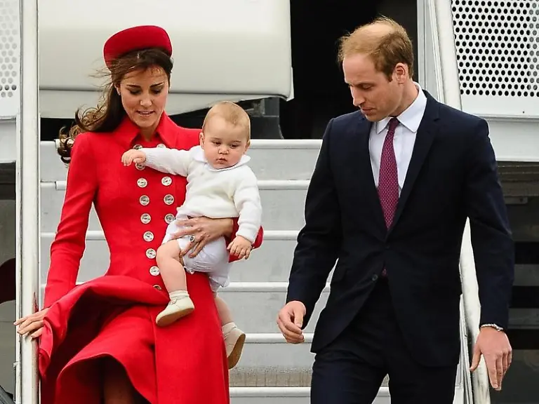 Prinz-William-mit-Kate-und-Soehnchen-George-in-Wellington