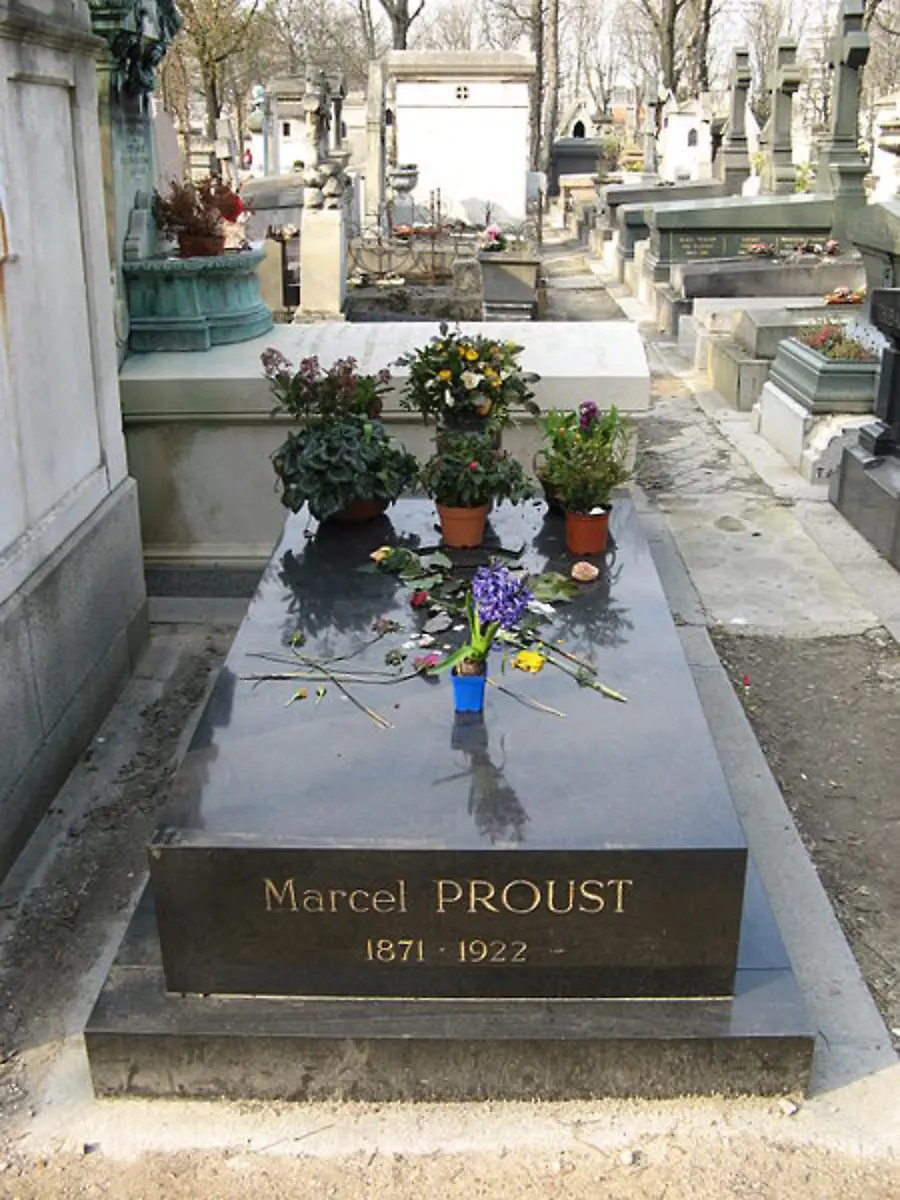 450px-Marcel-Proust-Pere-Lachaise