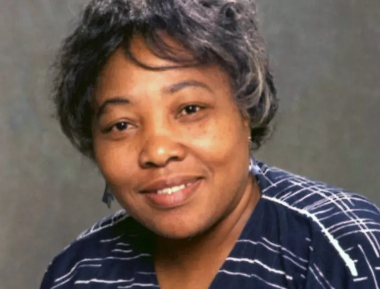 3288F200F6B2047D-jpg2748042192809062059