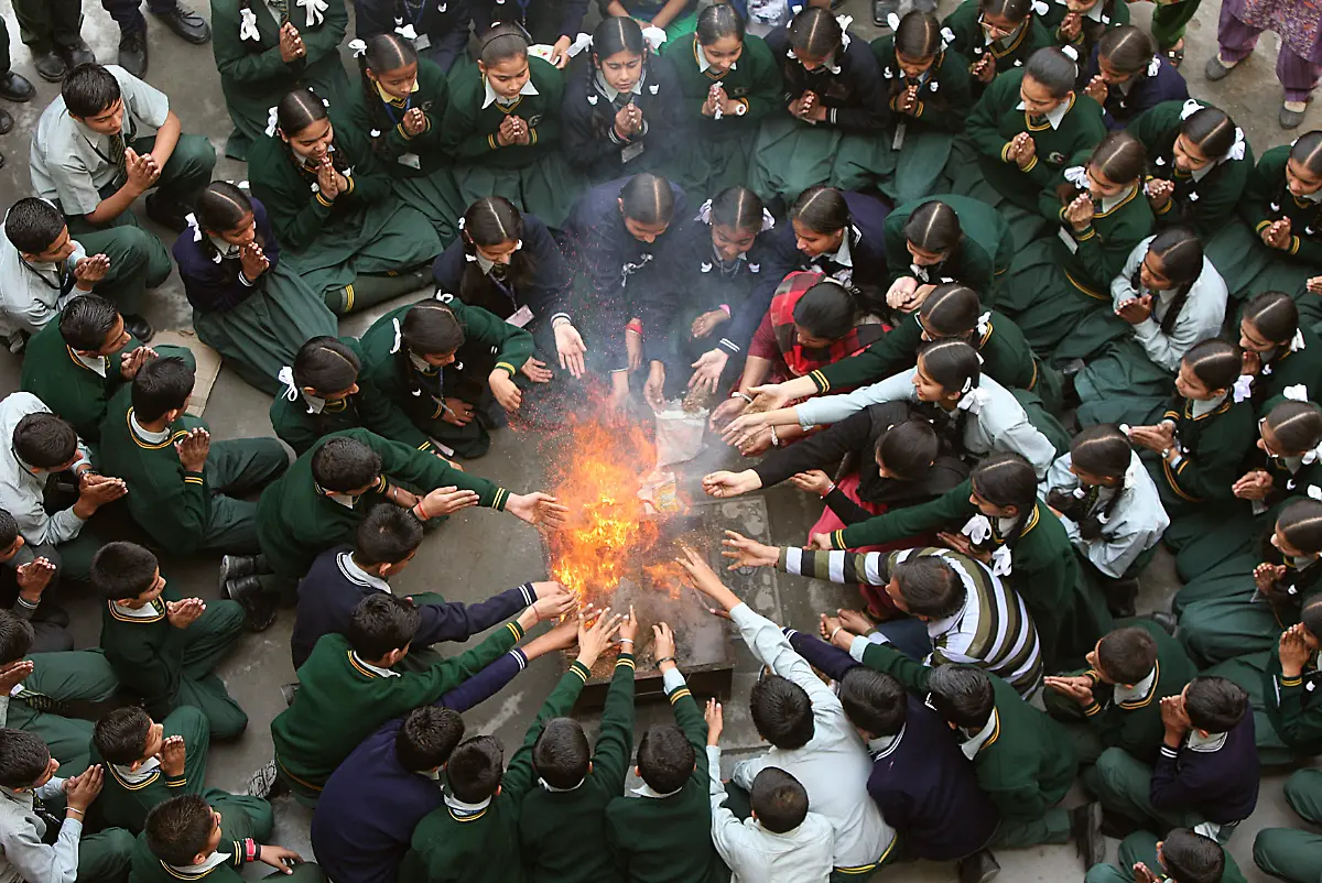 2014-03-25T084923Z-1464346297-GM1EA3P1AMF01-RTRMADP-3-MALAYSIA-AIRLINES-JPG8708847559824875416